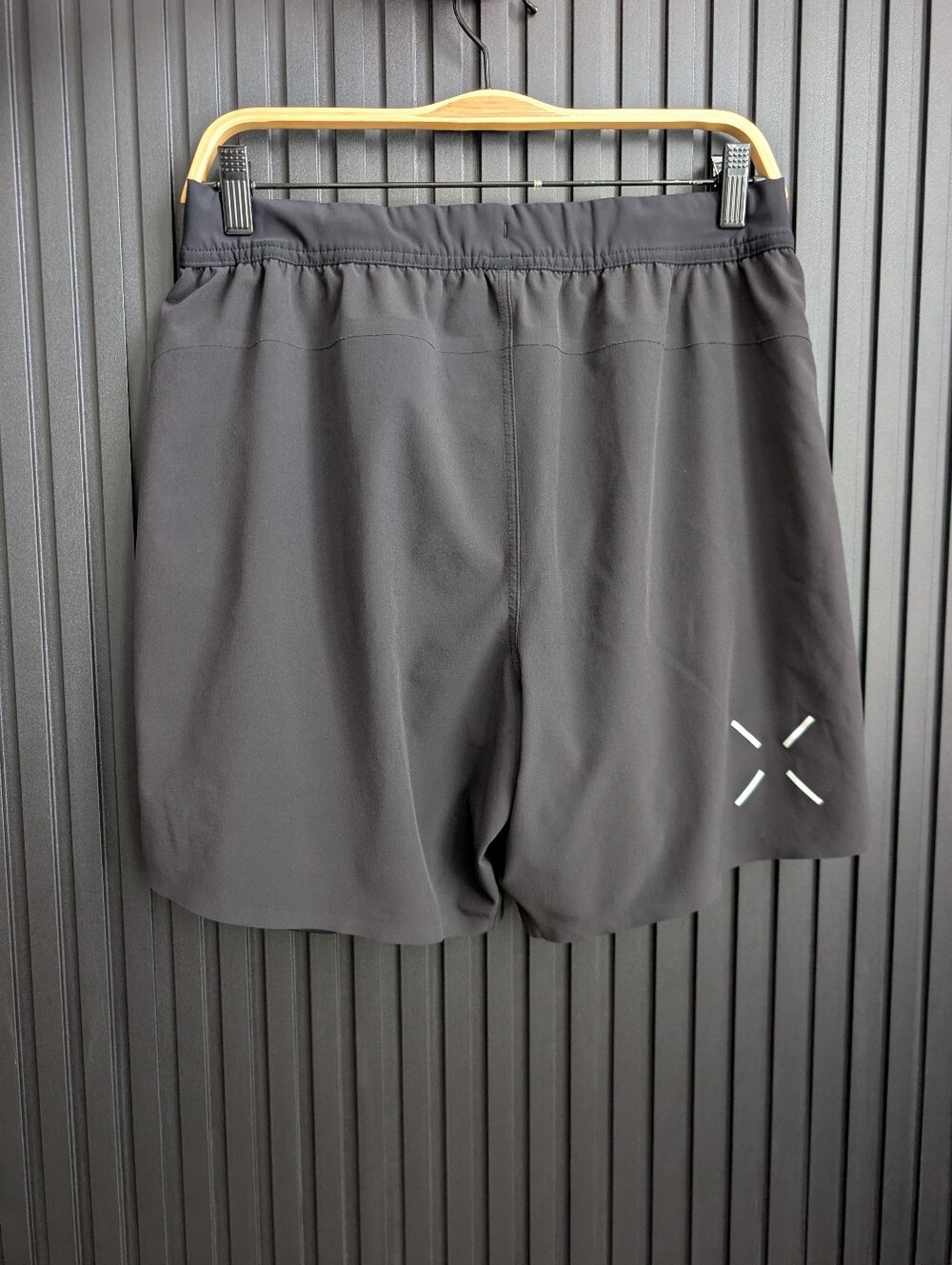 Ten Thousand Interval Short 7" 

NEXT-LEVEL VERSATILITY Black Size M